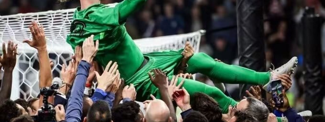 En afgørende sejr: Det ultimative manuskript bag PSG-trøjen