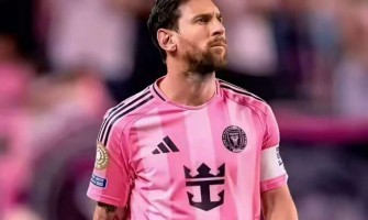 Selv med alderen fortsætter kærligheden til fodbold.