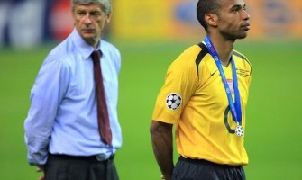 Fra den kolde regn i Paris til den brændende sol i Budapest har denne Arsenal-trøje ventet alt for længe.